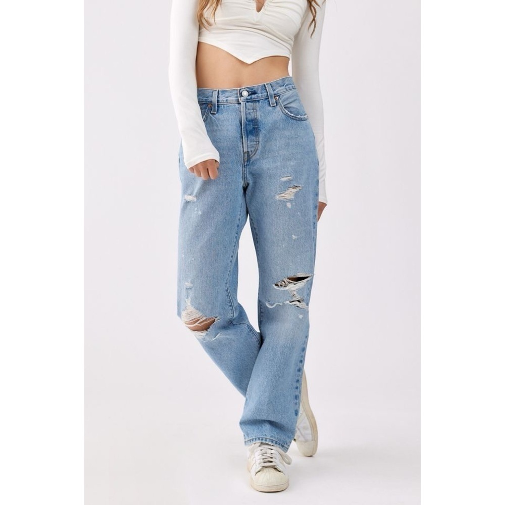 Levi’s | 501 90s Straight Jeans Light Wash Distressed Size 26